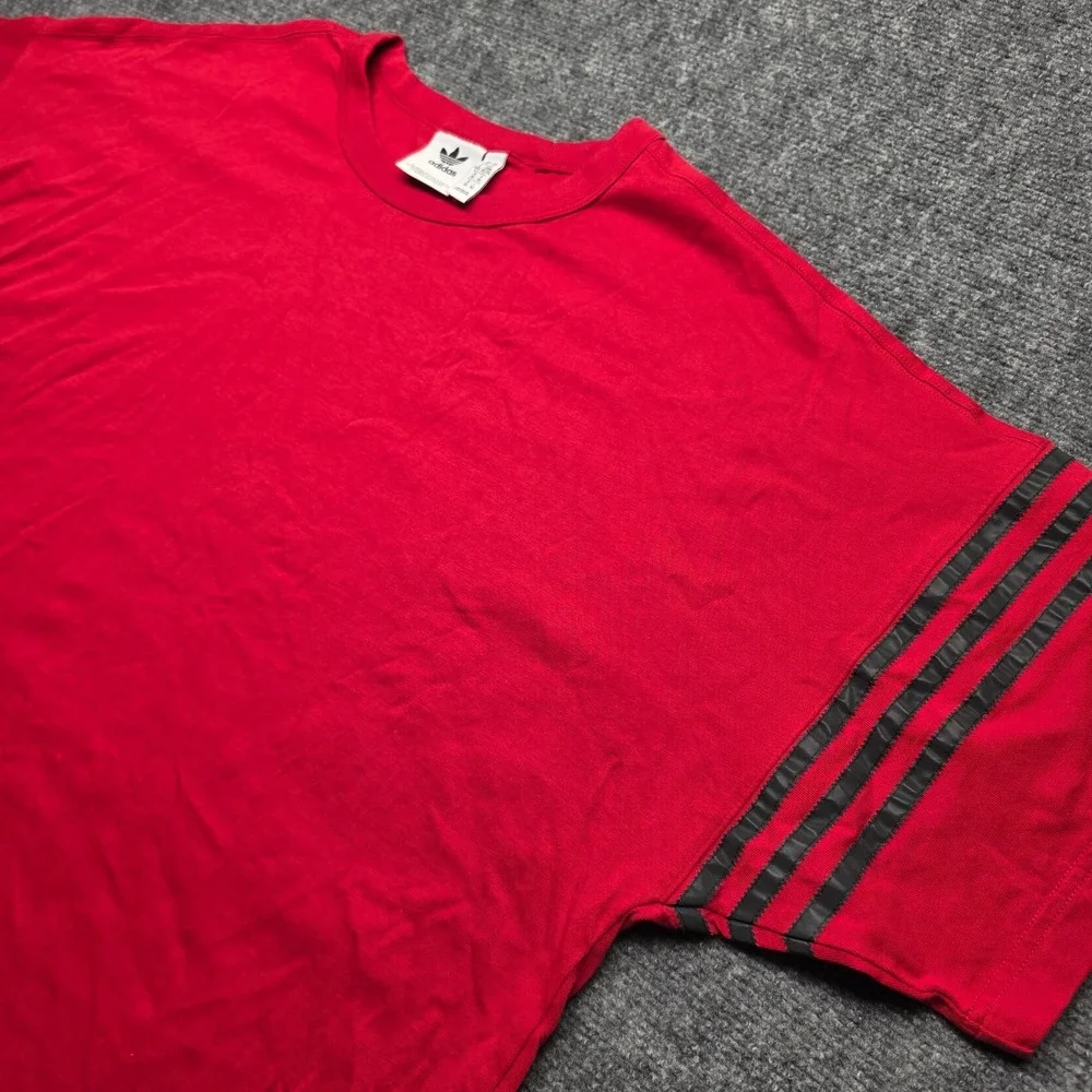 Adidas Originals Asymmetric Sleeve 3-Stripes Boxy Tee Red Black Trefoil XL